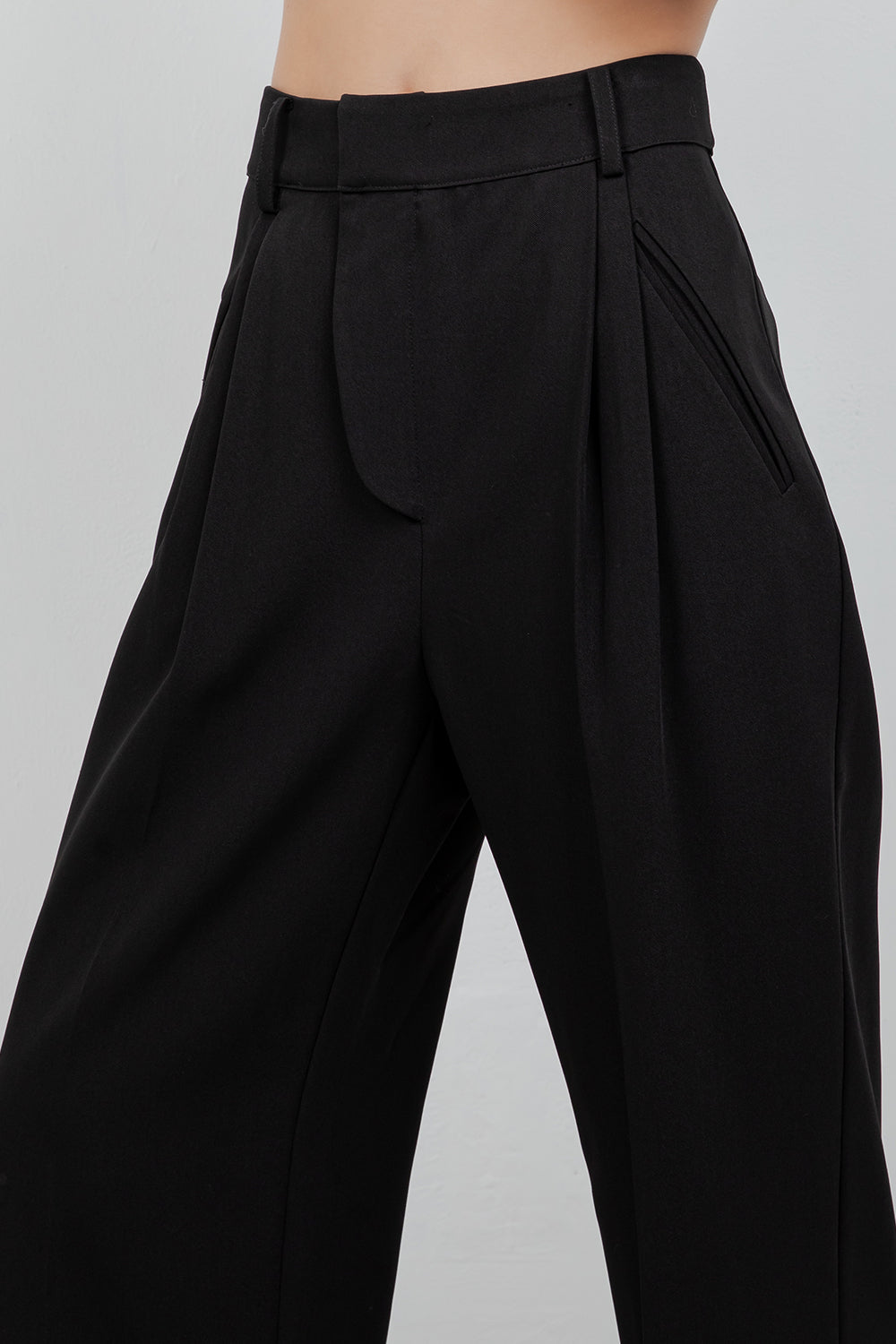 STRAIGHT LEG WOVEN TROUSERS WITH PLEATING DETAIL - Whiteroom+Cactus