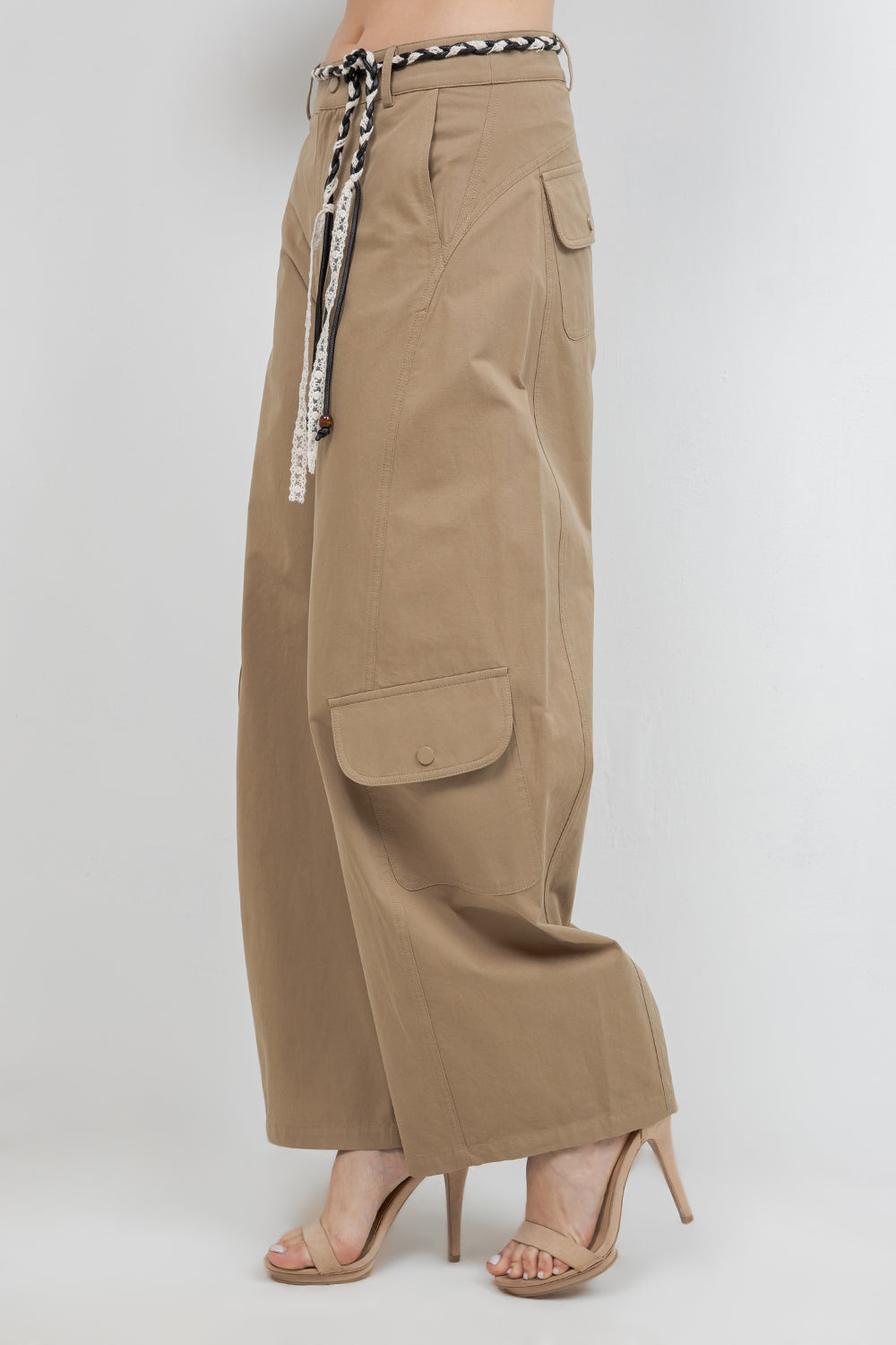 SLIGHT BARREL SHAPE COTTON TROUSERS WITH LACE TRIM BELT - Whiteroom+Cactus
