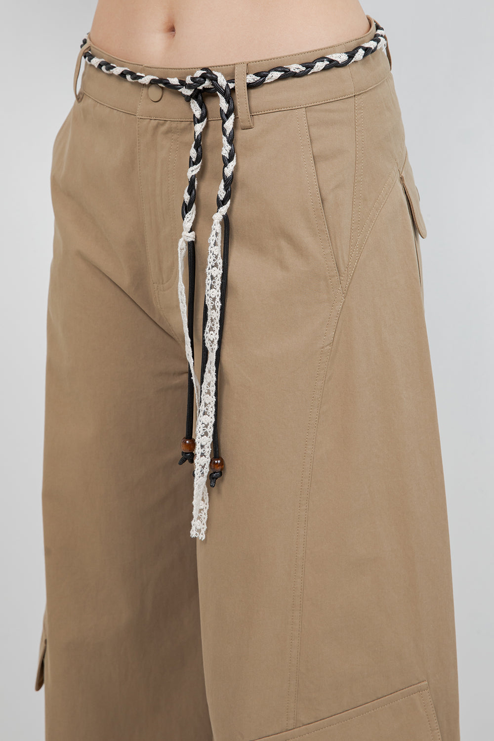 SLIGHT BARREL SHAPE COTTON TROUSERS WITH LACE TRIM BELT - Whiteroom+Cactus