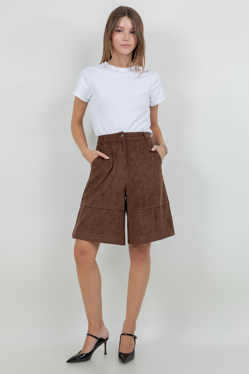 KNEE LENGTH BERMUDA SUEDE SHORTS - Whiteroom+Cactus