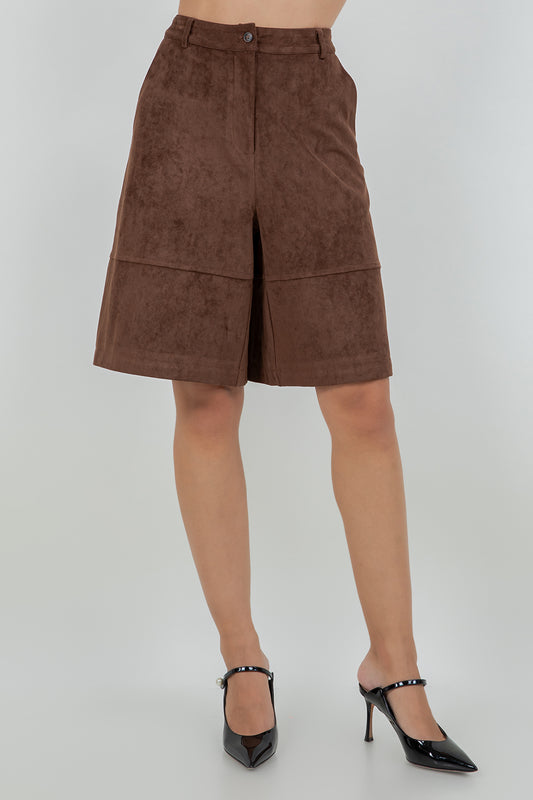 KNEE LENGTH BERMUDA SUEDE SHORTS - Whiteroom+Cactus
