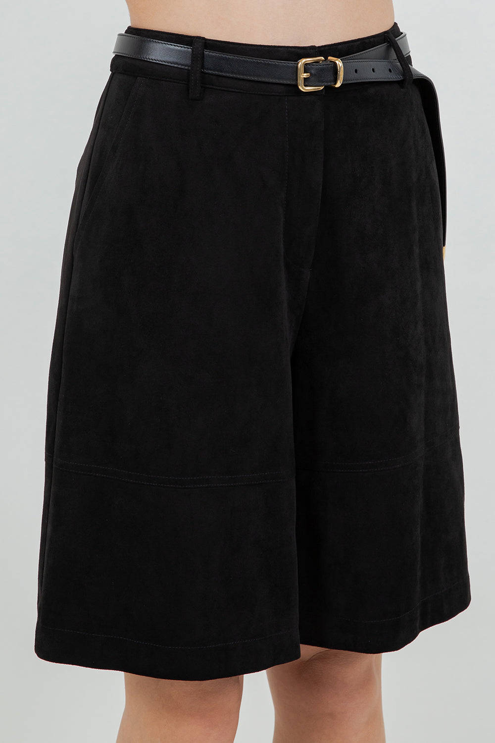 KNEE LENGTH BERMUDA SUEDE SHORTS - Whiteroom+Cactus