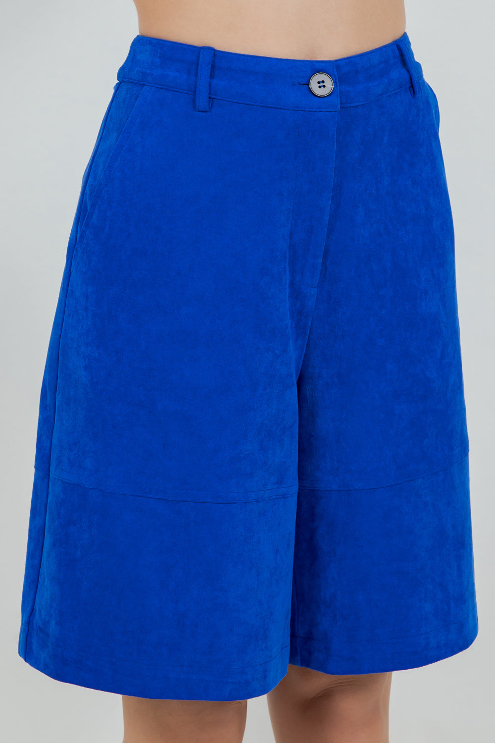 KNEE LENGTH BERMUDA SUEDE SHORTS - Whiteroom+Cactus