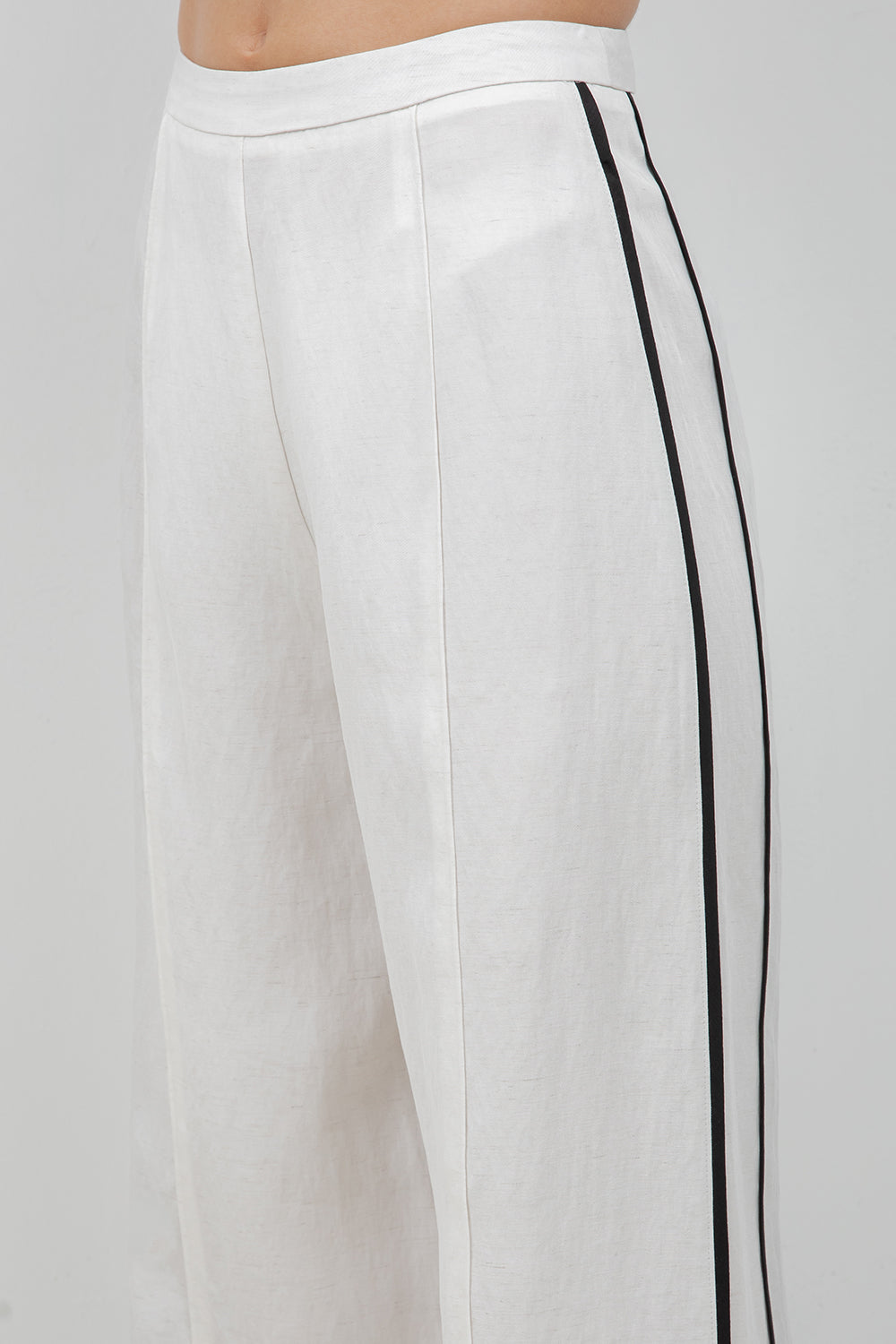 SOFT WOVEN TROUSERS WITH CONTRAST PIPING - Whiteroom+Cactus