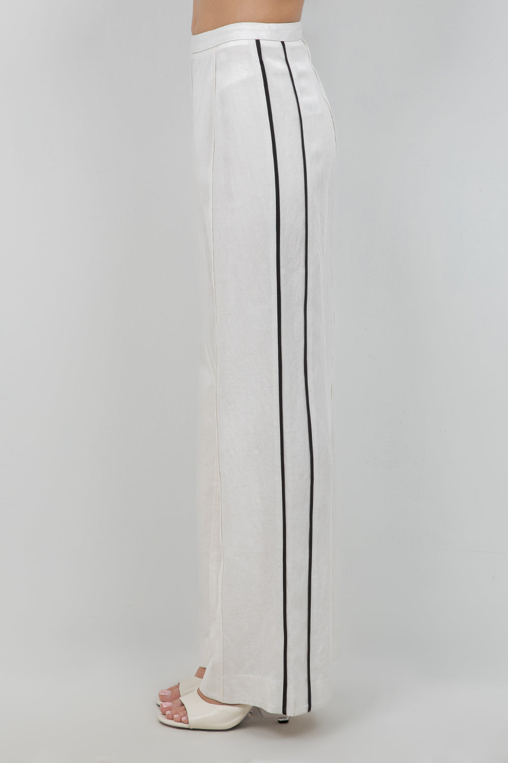 SOFT WOVEN TROUSERS WITH CONTRAST PIPING - Whiteroom+Cactus
