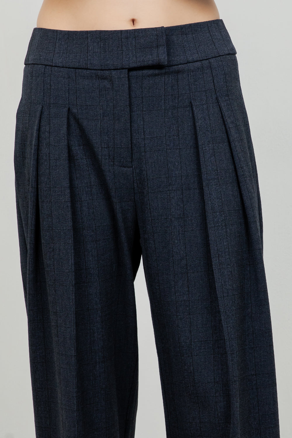 STRAIGHT LEG PLEATED PLAID PRINT TROUSERS