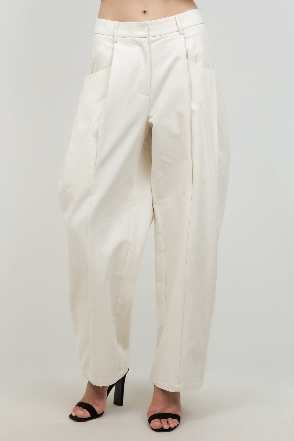 COTTON SLIGHT BARREL TROUSERS WITH POCKET ACCENTS