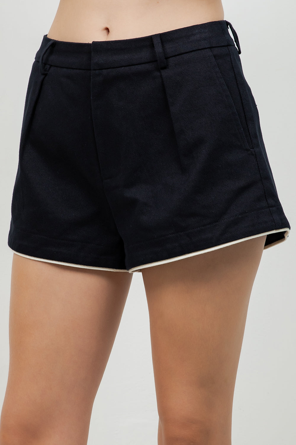 COTTON SHORTS WITH CONTRAST PIPING ACCENT