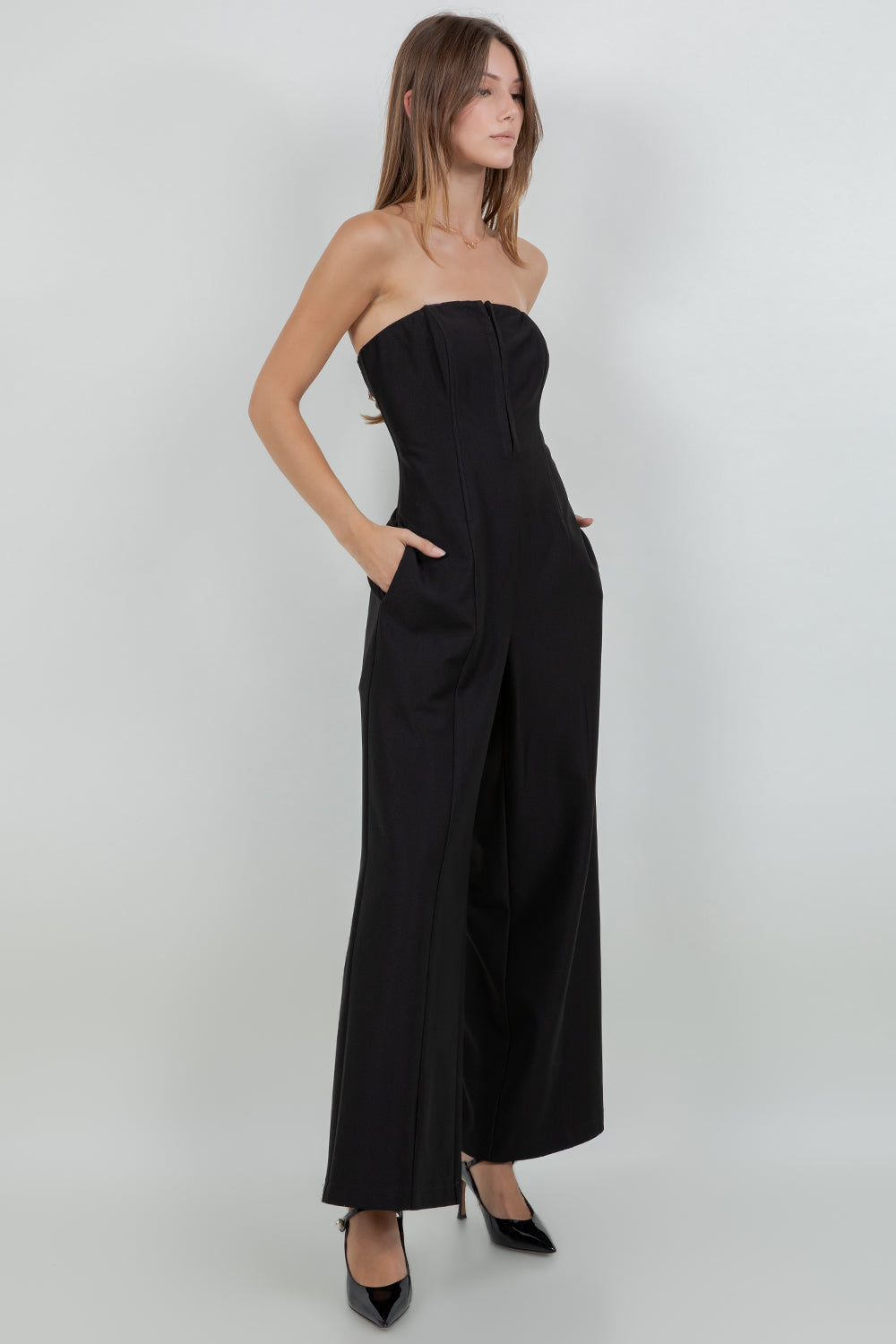 STRUCTURED WOVEN HALTER JUMPSUIT WITH CORSET CLOSURE - Whiteroom+Cactus