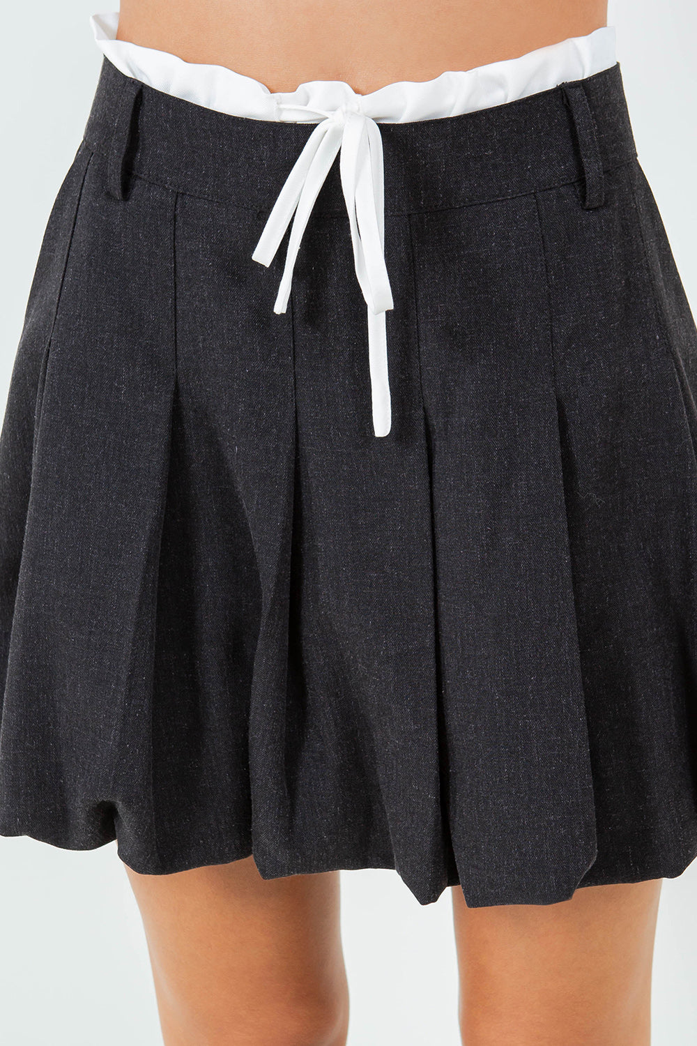 CONTRAST WAIST BALLOON MINI SKIRT - CHARCOAL