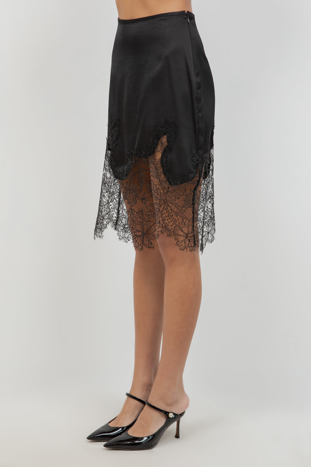 SATIN MINI SKIRT WITH BOTTOM SCALLOP LACE
