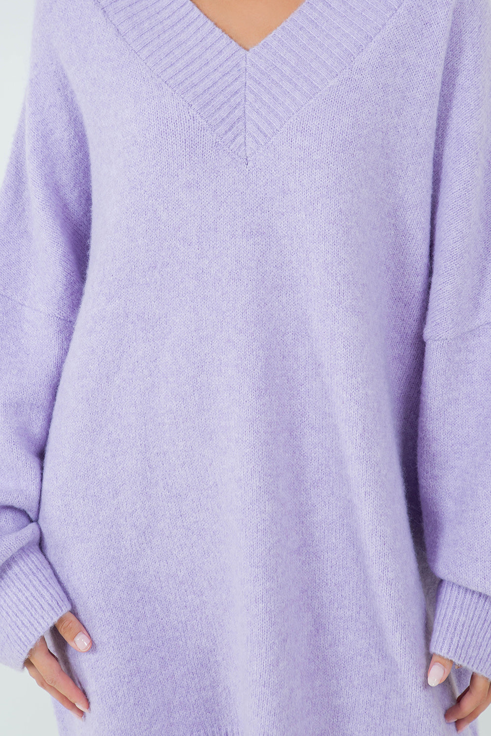 OVERSIZED V-NECK FUZZY KNITDOWN SWEATER - LAVENDER