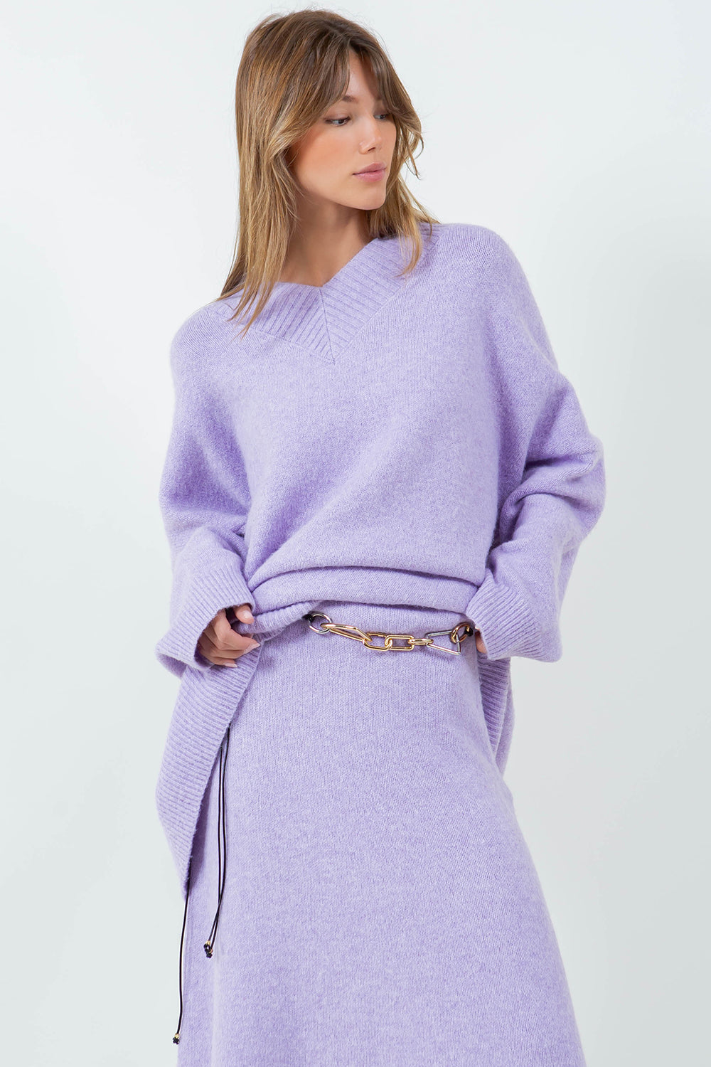 OVERSIZED V-NECK FUZZY KNITDOWN SWEATER - LAVENDER