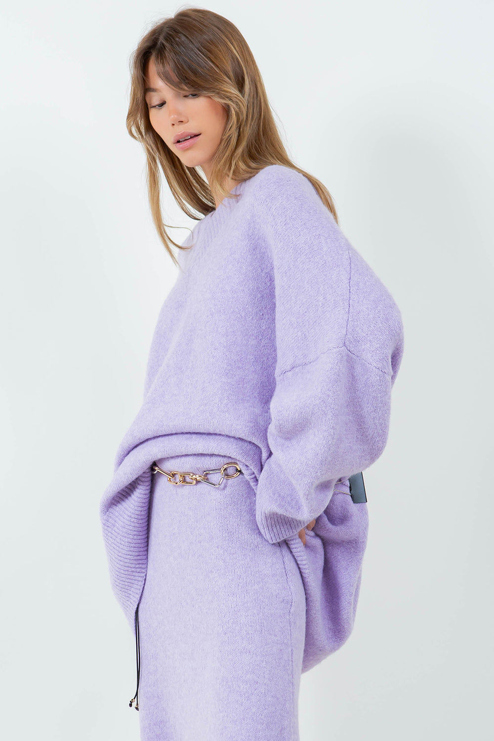 OVERSIZED V-NECK FUZZY KNITDOWN SWEATER - LAVENDER