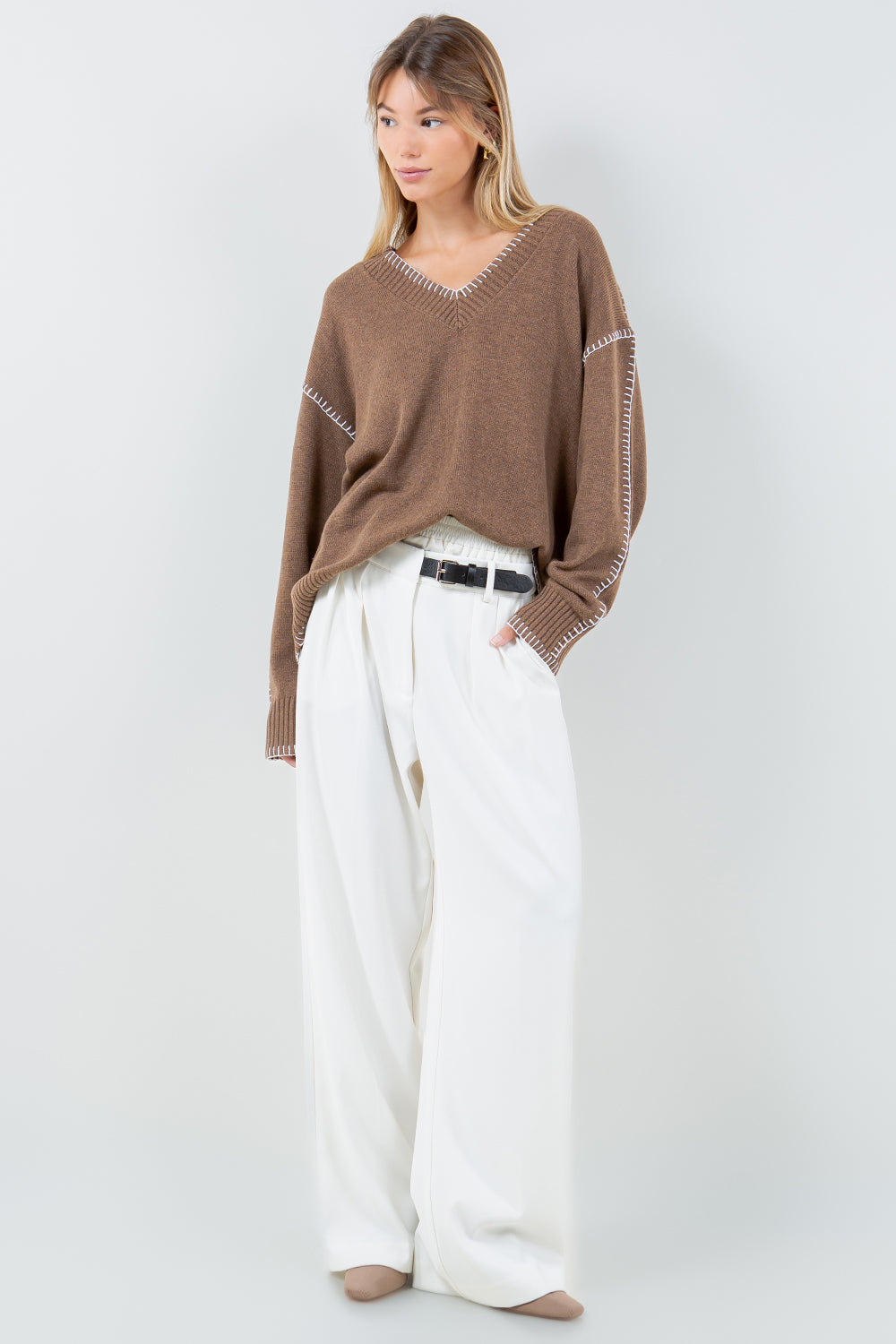 CONTRAST BLANKET STITCH DETAILED SWEATER - CAMEL