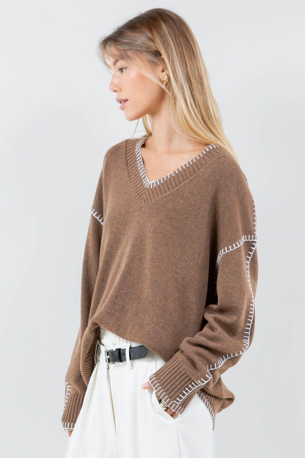 CONTRAST BLANKET STITCH DETAILED SWEATER - CAMEL