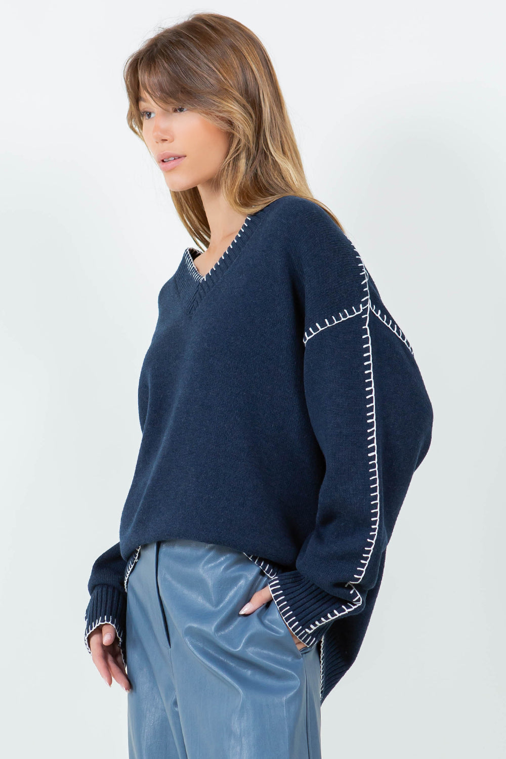 CONTRAST BLANKET STITCH DETAILED SWEATER - NAVY