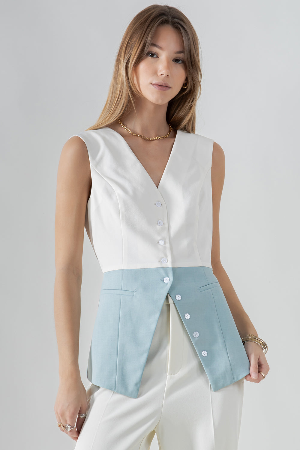 CONTRASTED SLEEVELESS BUTTON DOWN TOP W REMOVEABLE TIE - CREAM/JADE