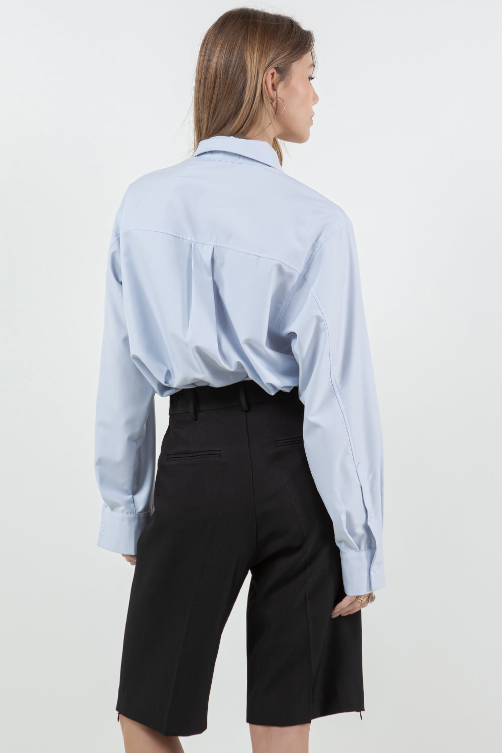 DRAMATIC LONG COLLARED POPLIN BUTTON DOWN SHIRT - CHAMBRAY