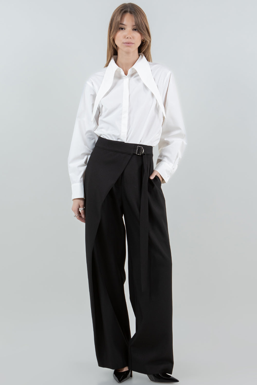 DRAMATIC LONG COLLARED POPLIN BUTTON DOWN SHIRT - WHITE