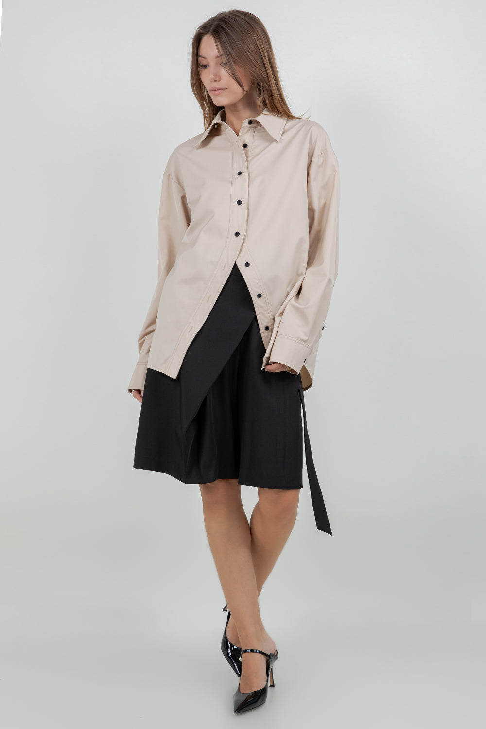 PLEATED WRAP-OVERLAY BERMUDA SHORTS WITH ADJUSTABLE BELT - BLACK - Whiteroom+Cactus