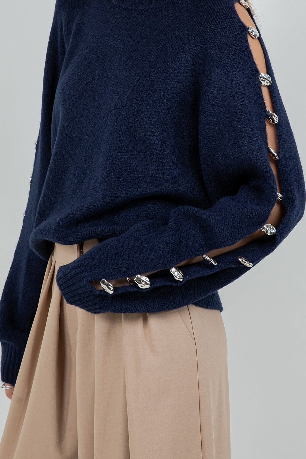 METALLIC ACCENT DETAILED KNITTED PULLOVER SWEATER