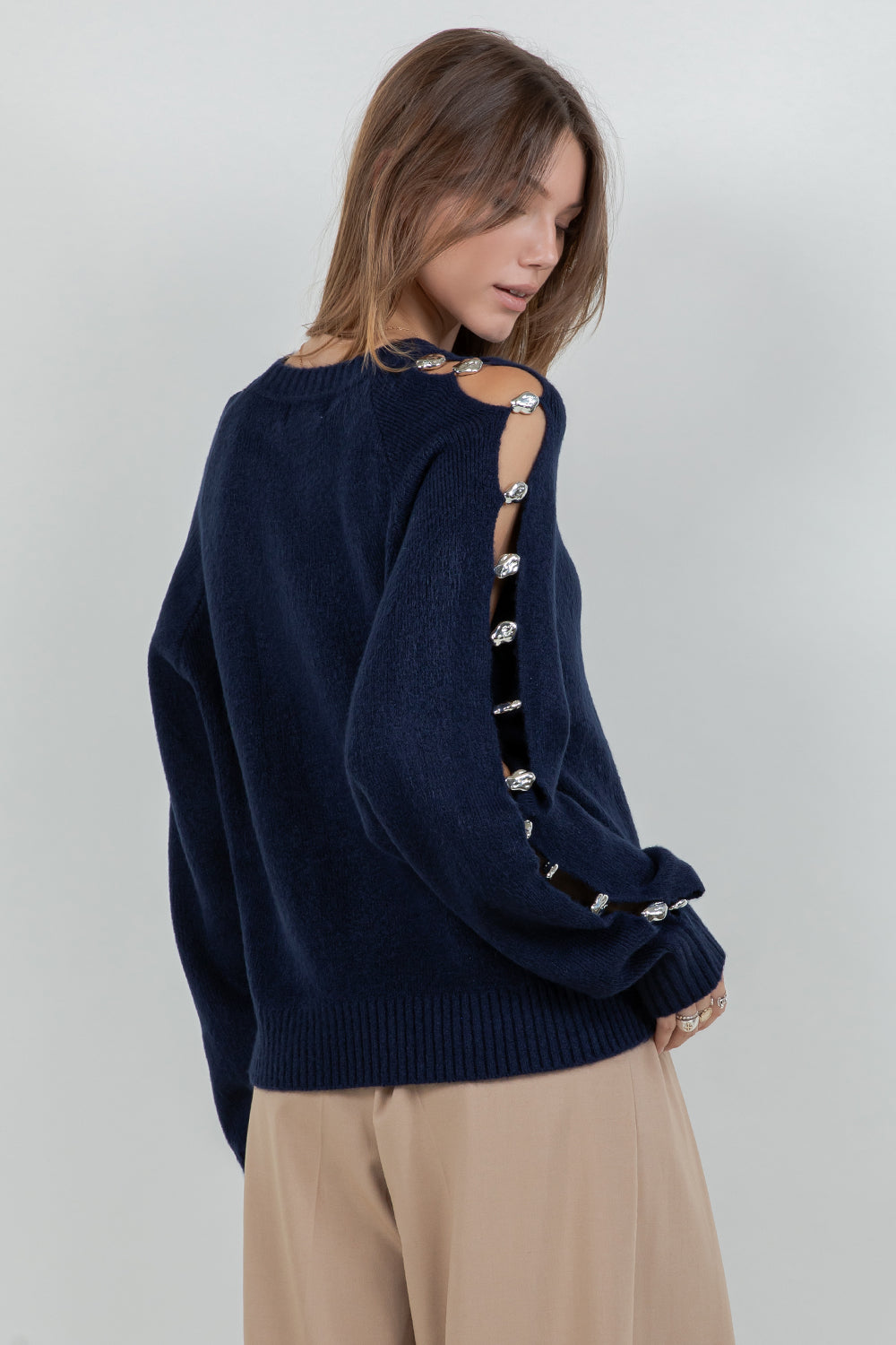 METALLIC ACCENT DETAILED KNITTED PULLOVER SWEATER