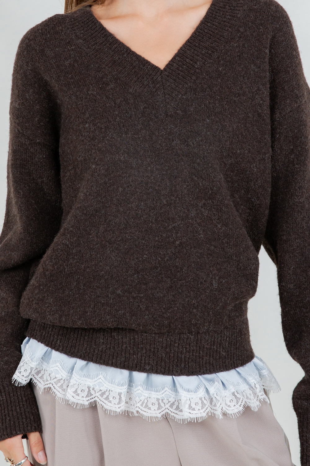 V-NECK KNITDOWN SWEATER WITH BOTTOM CONTRAST LACE RUFFLE - BROWN/SKY BLUE - Whiteroom+Cactus