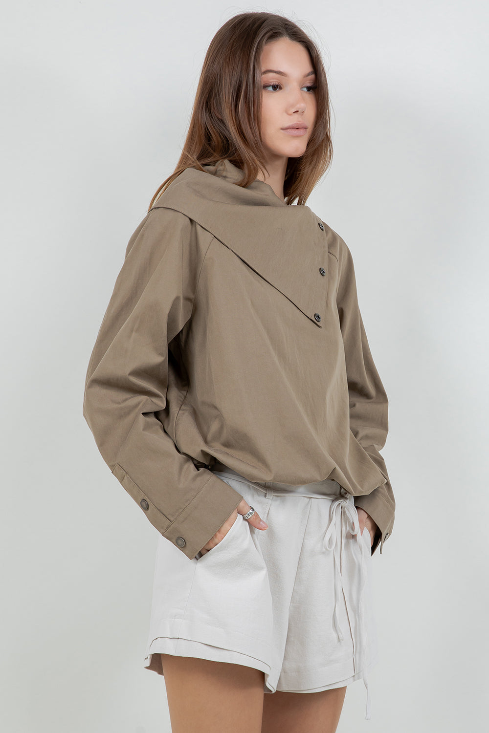 TALL FOLDABLE COLLAR BLOUSE WITH ADJUSTABLE BUTTON CLOSURES - Whiteroom+Cactus
