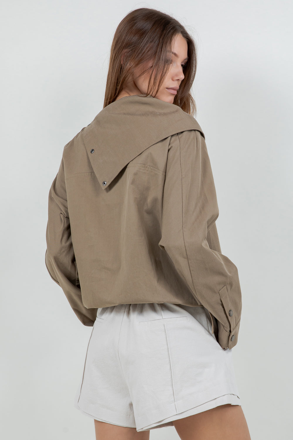 TALL FOLDABLE COLLAR BLOUSE WITH ADJUSTABLE BUTTON CLOSURES - Whiteroom+Cactus