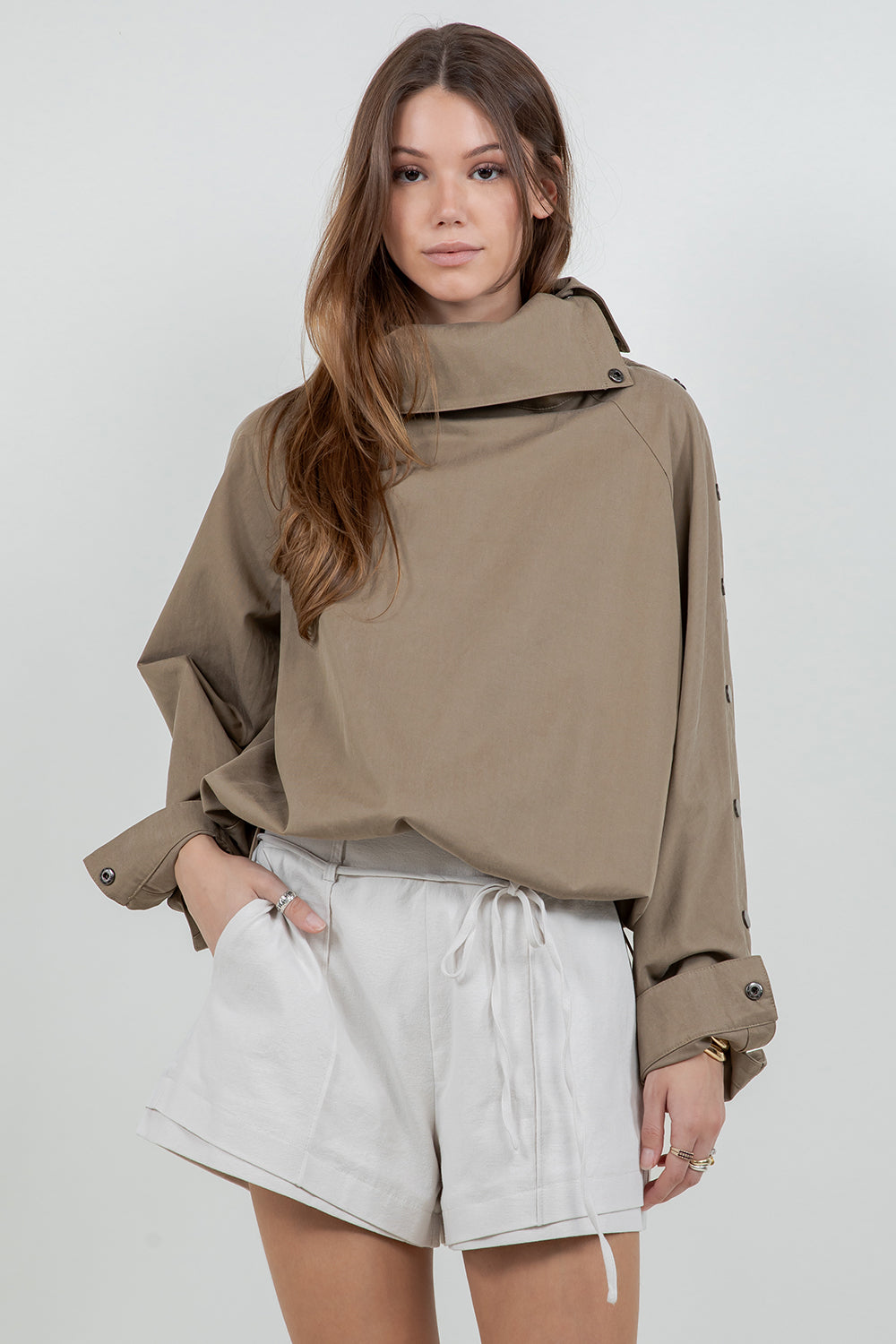 TALL FOLDABLE COLLAR BLOUSE WITH ADJUSTABLE BUTTON CLOSURES - Whiteroom+Cactus