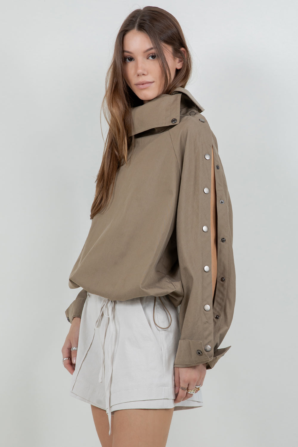TALL FOLDABLE COLLAR BLOUSE WITH ADJUSTABLE BUTTON CLOSURES - Whiteroom+Cactus