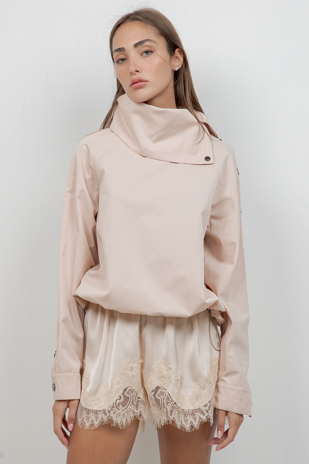 TALL FOLDABLE COLLAR BLOUSE WITH ADJUSTABLE BUTTON CLOSURES - Whiteroom+Cactus