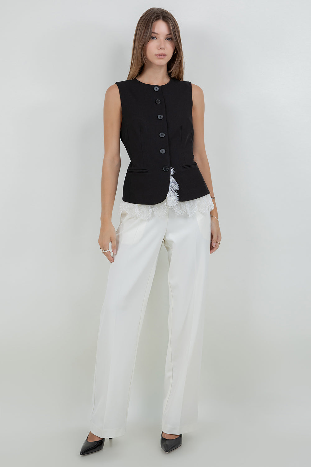 SOFT WOVEN STRUCTURED VEST WITH CONTRAST BOTTOM LACE - BLACK