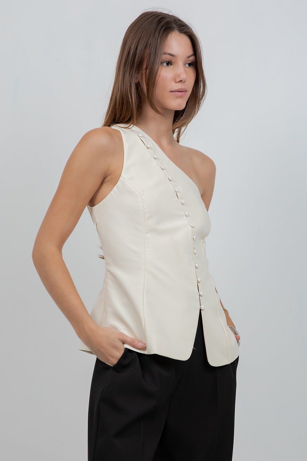STRUCTURED WOVEN ASYMMETRICAL SLEEVELESS TOP WITH BUTTON ACCENT