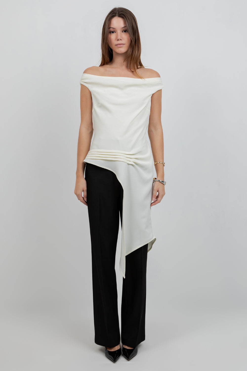 SOFT WOVEN ASYMMETRICAL SLEEVELESS TOP W PLEAT DETAILS - Whiteroom+Cactus