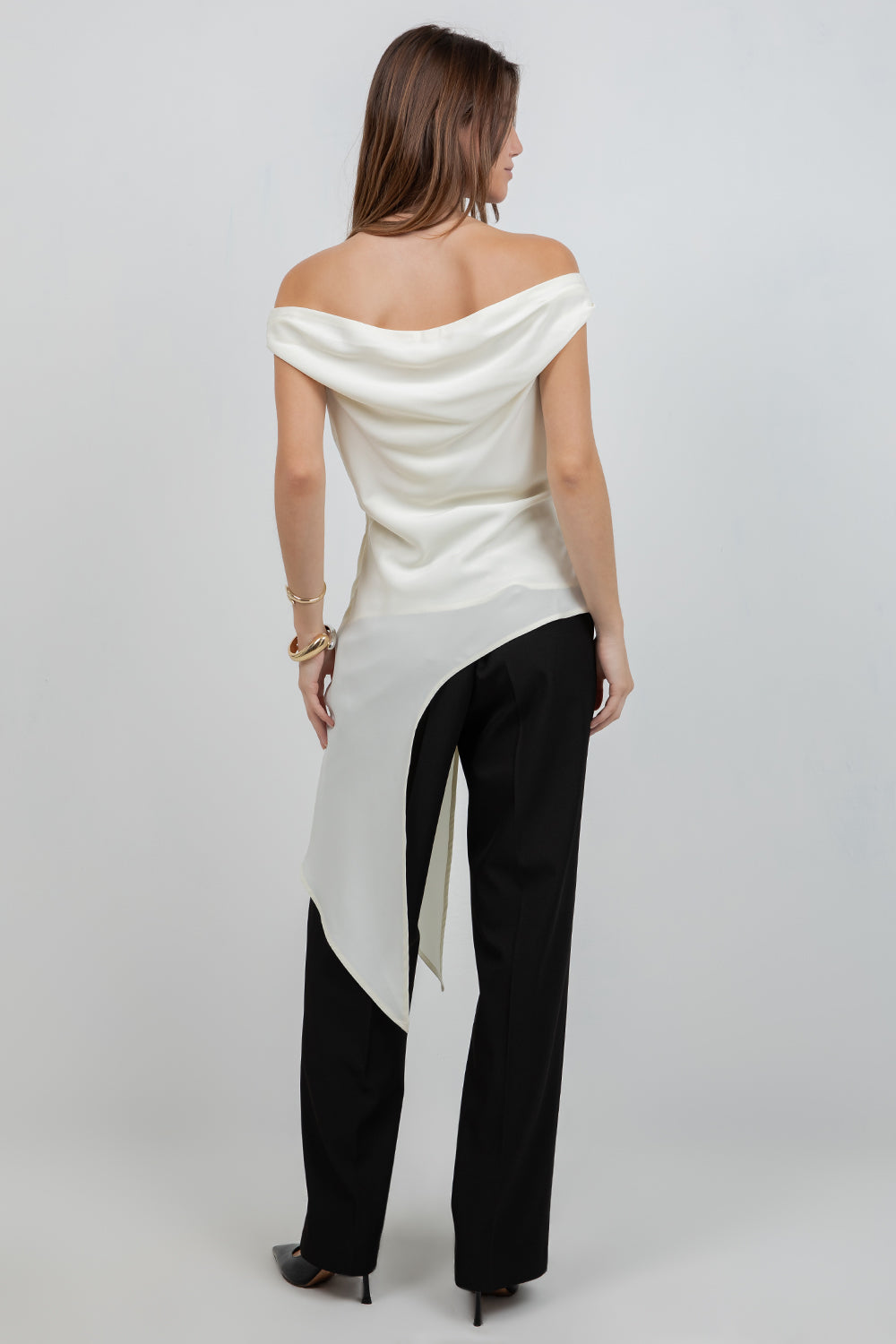 SOFT WOVEN ASYMMETRICAL SLEEVELESS TOP W PLEAT DETAILS - Whiteroom+Cactus