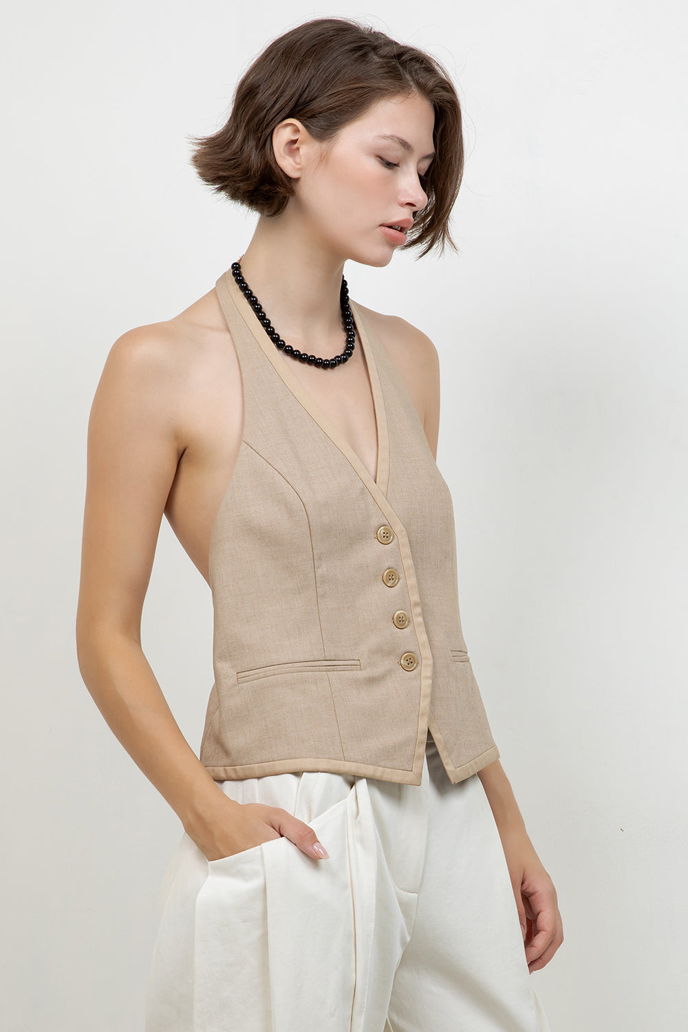 WOVEN BUTTON DOWN VEST WITH CONTRAST NECK TIE