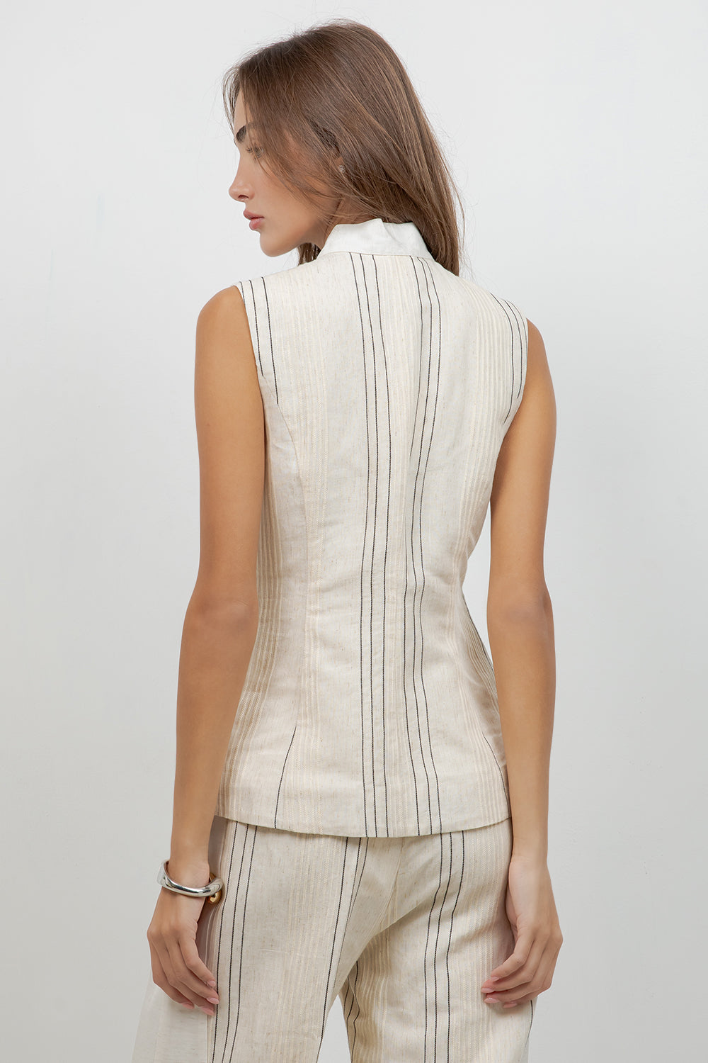 LINEN SLEEVELESS TOP WITH CONTRAST SCARF TIE