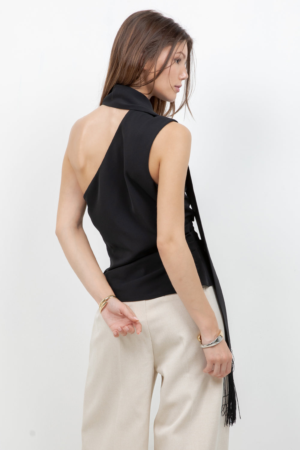 ONE SHOULDER BLOUSE WITH TASSEL FINISH SCARF - Whiteroom+Cactus