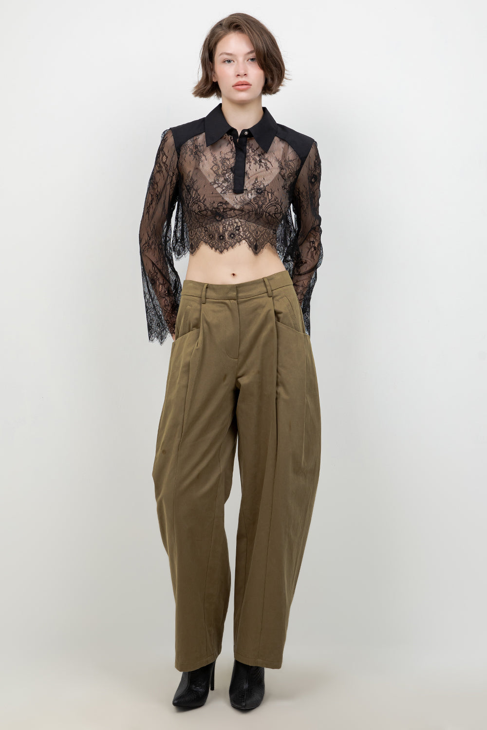 COTTON SLIGHT BARREL TROUSERS WITH POCKET ACCENTS