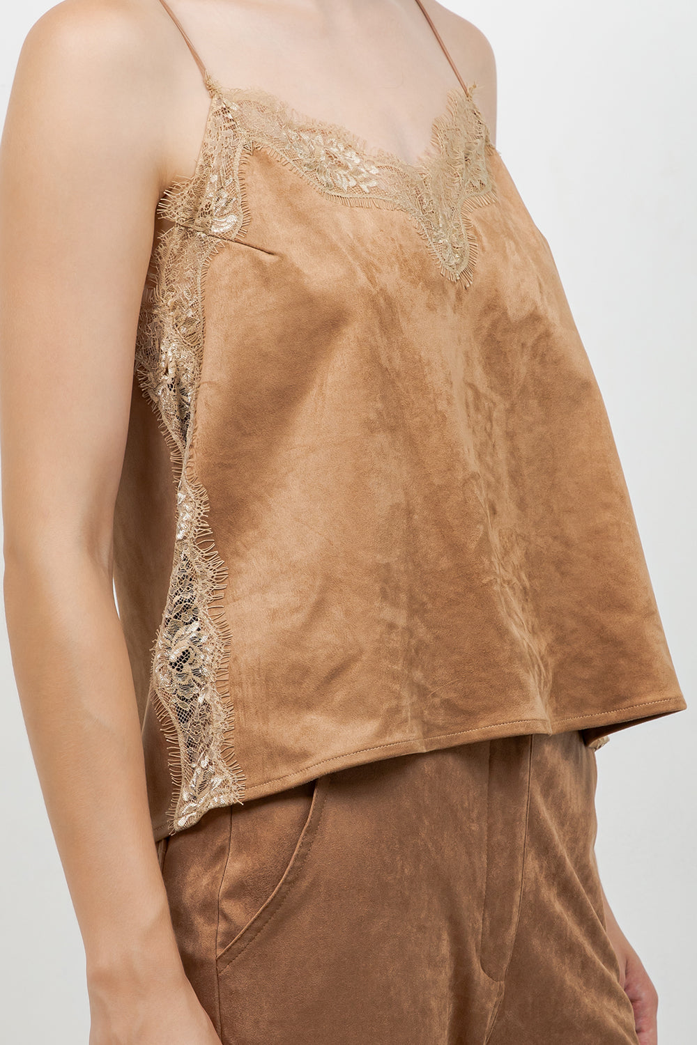 LACE EDGE ACCENT SUEDE SLEEVELESS TOP
