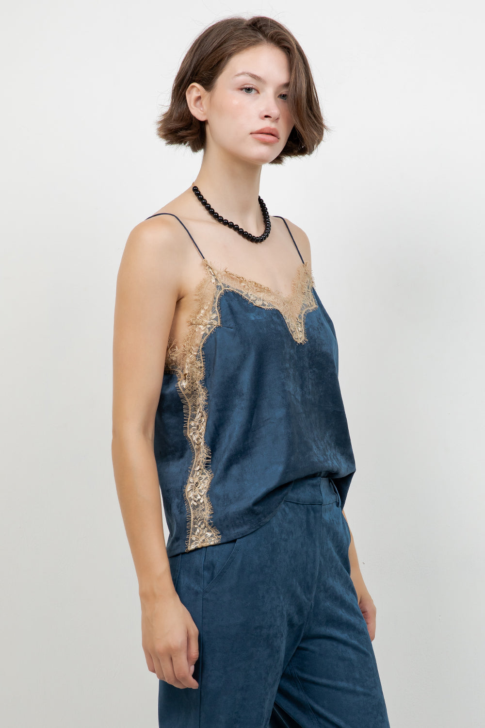 LACE EDGE ACCENT SUEDE SLEEVELESS TOP