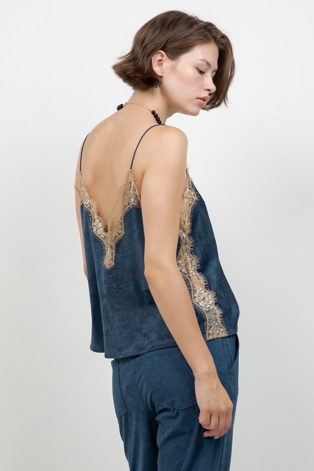 LACE EDGE ACCENT SUEDE SLEEVELESS TOP