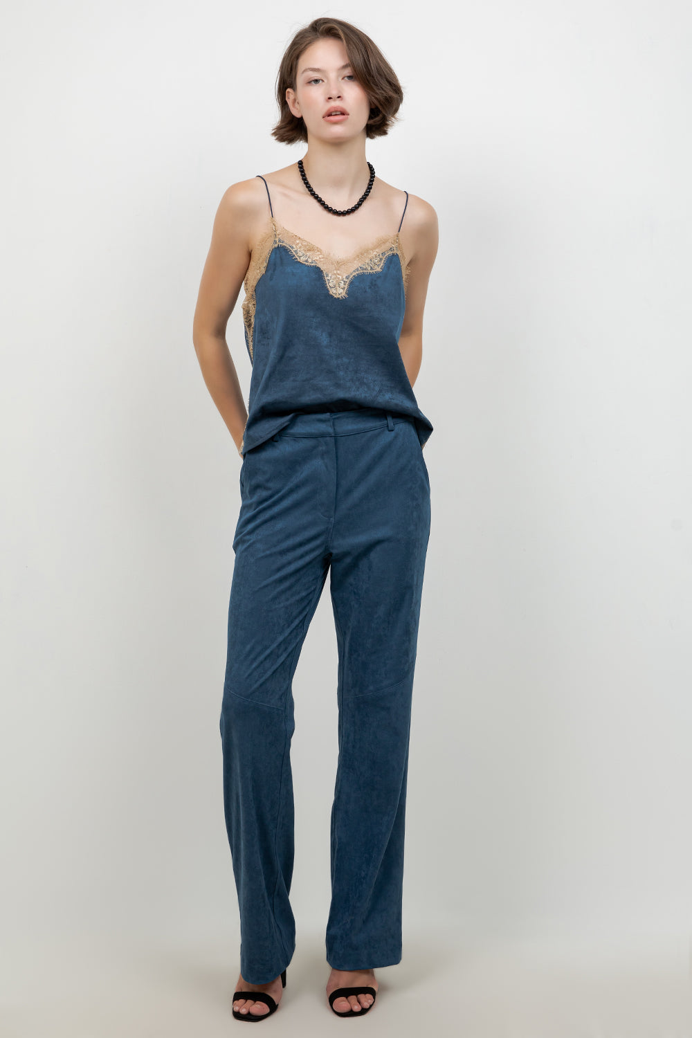 LACE EDGE ACCENT SUEDE SLEEVELESS TOP