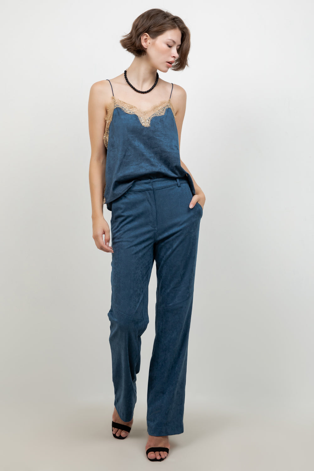 LACE EDGE ACCENT SUEDE SLEEVELESS TOP